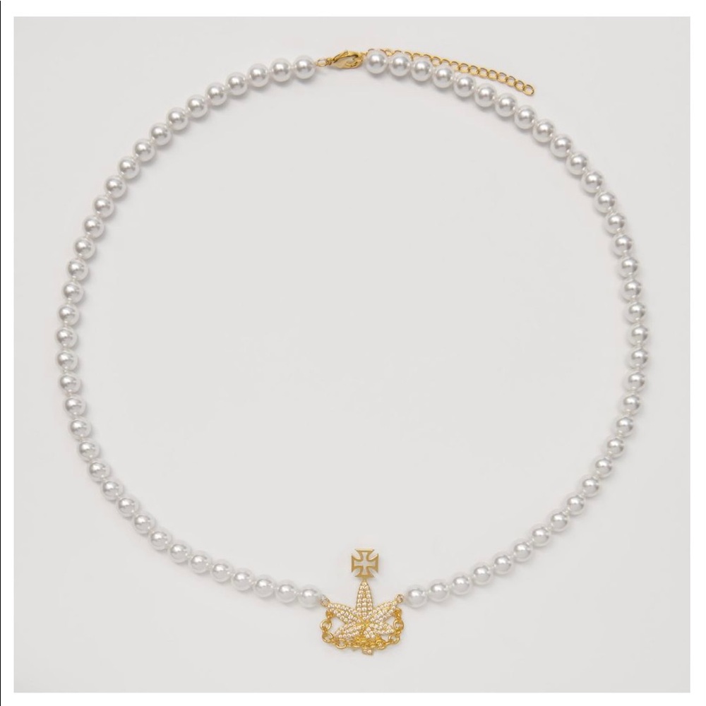 Tana Mongeau’s sold out necklace from room13